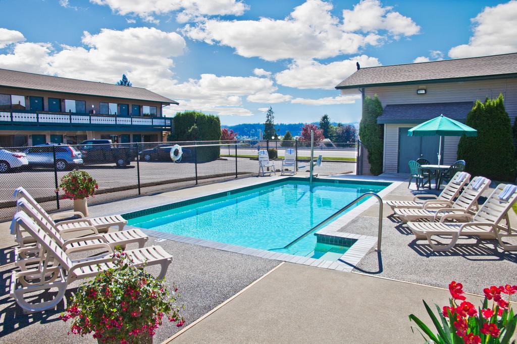 Poulsbo Inn & Suites Exterior photo